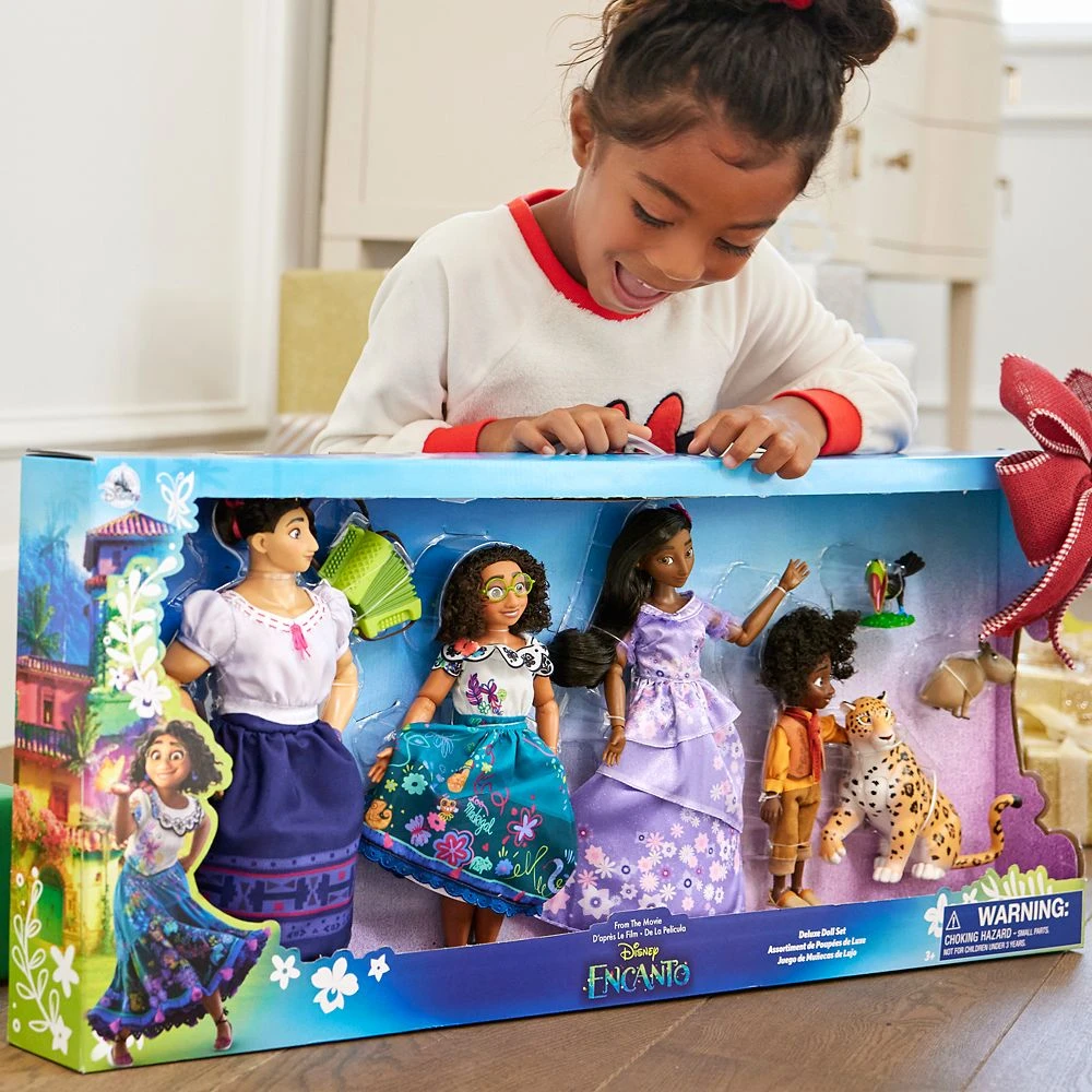 Disney Encanto Deluxe Doll Set - Image 2